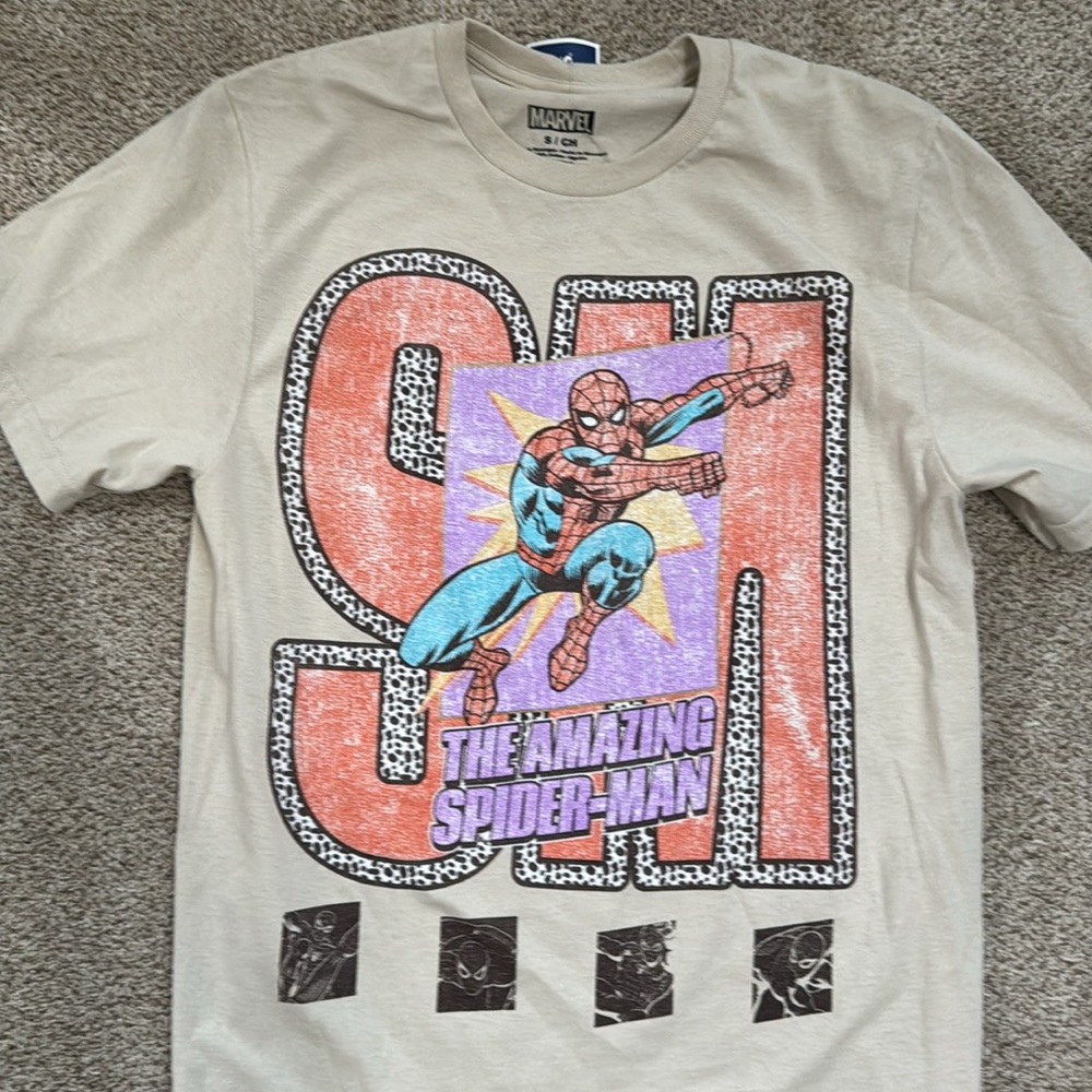 Spider Man Mens T shirt NWT size S - Picture 2 of 3